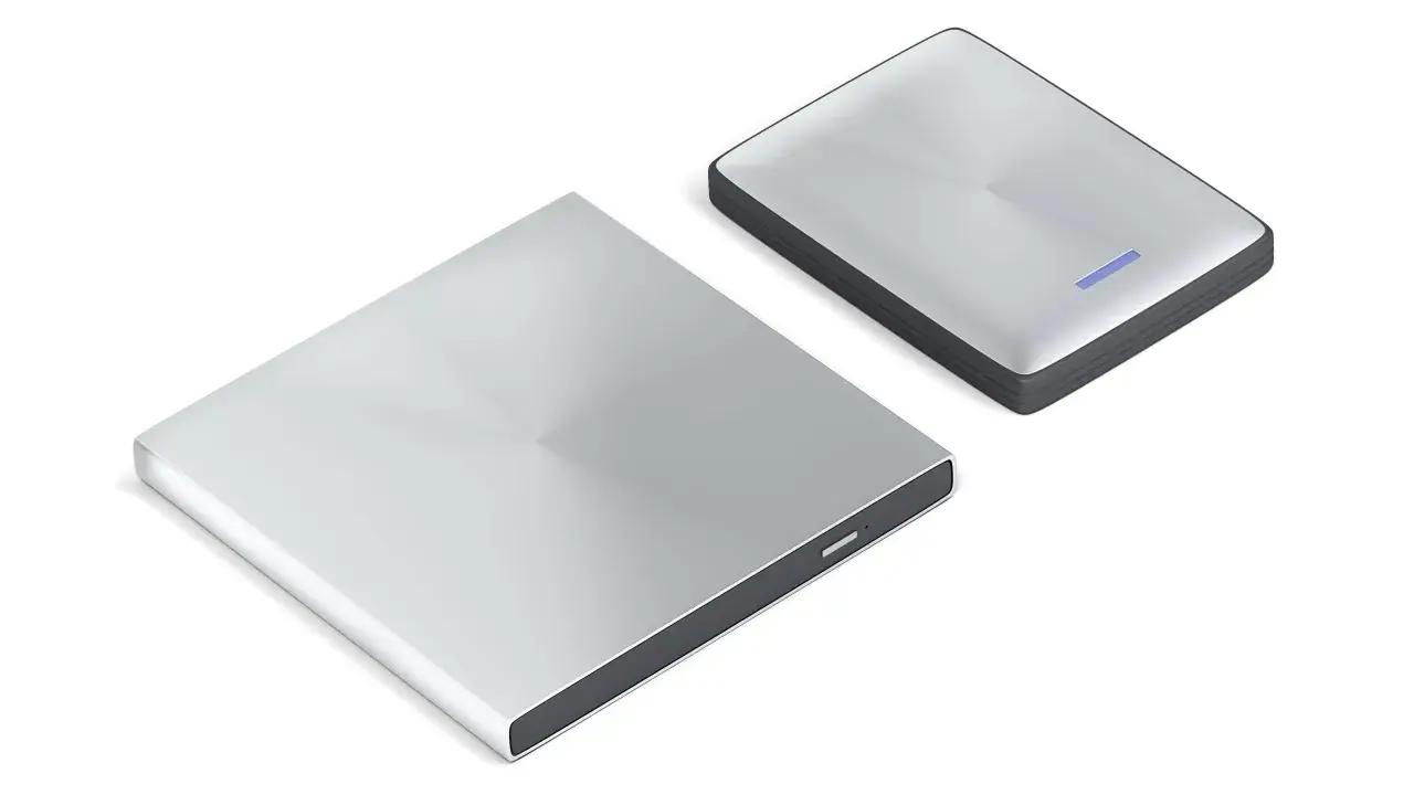 Zwei externe Festplatten, bereit für das Verschieben von Windows 11 auf eine andere Festplatte.