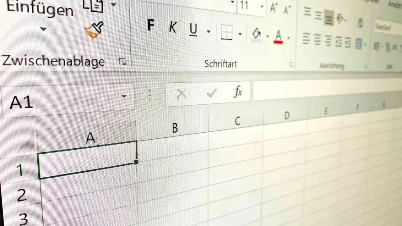 Excel-Tabelle zeigt Zelle A1. Hier kann man den datum monat als zahl eingeben, um den Überblick zu behalten.