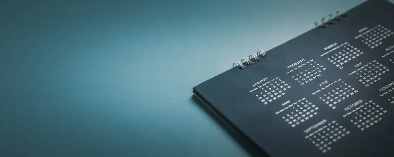 Tischkalender mit Monatsübersichten, z.B. Januar, Februar. Ein perfektes excel edatum für die Planung.