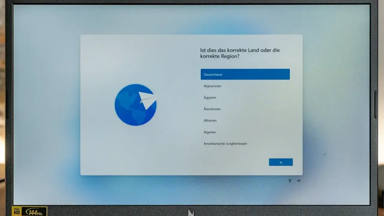 Einrichtung von Windows 11 ohne Microsoft-Konto: Auswahl der Region "Deutschland" auf einem Laptop.