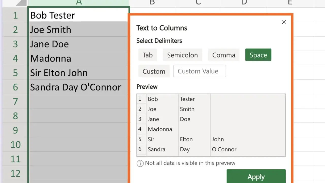 Excel: Zelle teilen nach Leerzeichen. Der Dialog "Text in Spalten" zeigt die Vorschau, wie Namen aufgeteilt werden.