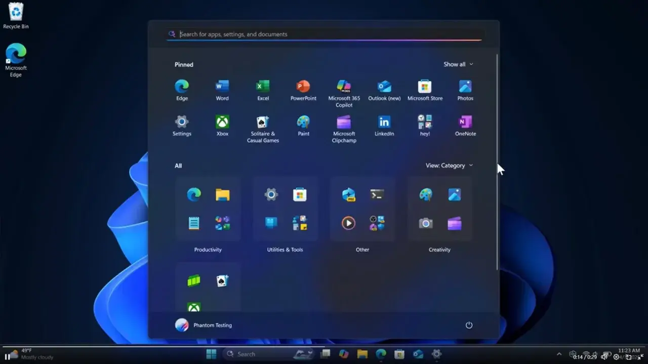 Das Windows 11 Startmenü zeigt angepinnte Apps wie Edge und Word, sowie Kategorien wie Produktivität und Kreativität.