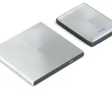Zwei externe Festplatten, bereit für das Verschieben von Windows 11 auf eine andere Festplatte.