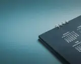 Tischkalender mit Monatsübersichten, z.B. Januar, Februar. Ein perfektes excel edatum für die Planung.