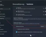 Windows 11 Einstellungen: Personalisierung > Taskleiste. Hier wird die Taskleistenausrichtung auf "Zentriert" eingestellt, aber man kann auch die **windows 11 taskleiste links** ausrichten.