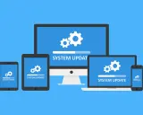 Mehrere Geräte zeigen "SYSTEM UPDATE" mit Zahnrädern und Fortschrittsbalken an. Ein winget upgrade ist im Gange.