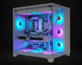 Leuchtender Gaming-PC mit RGB-Lüftern und GeForce RTX. Dieser PC ist definitiv ist mein PC Windows 11 tauglich.