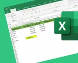 Excel-Tabelle mit Ausgaben und Budget. Eine Zelle zeigt die Formel "=SVERWEIS(" an, was auf einen sverweis datum-bezogenen Abruf hindeutet.