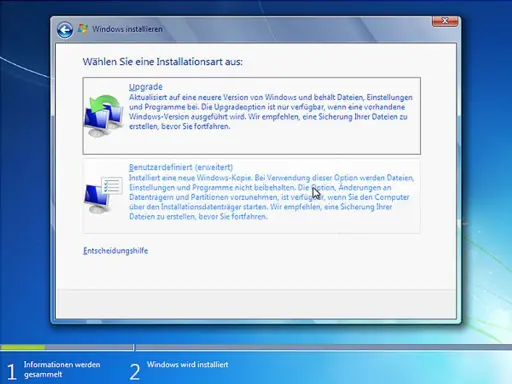 Windows-Installationsbildschirm zeigt Upgrade- und benutzerdefinierte Optionen für alle Windows-Versionen.