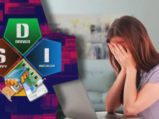 Verzweifelte Frau vor Laptop, während auf der linken Seite "DRIVER INSTALLER" und Computerteile zu sehen sind. Windows Treiber installieren kann frustrierend sein.