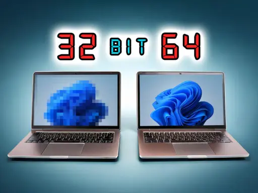 Zwei Laptops zeigen Windows 11. Links ist die pixelige Darstellung von Windows 11 32 bit, rechts die klare Version.