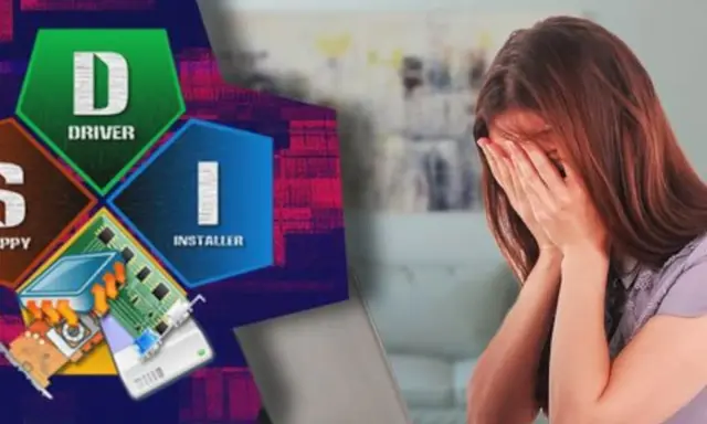 Verzweifelte Frau vor Laptop, während auf der linken Seite "DRIVER INSTALLER" und Computerteile zu sehen sind. Windows Treiber installieren kann frustrierend sein.